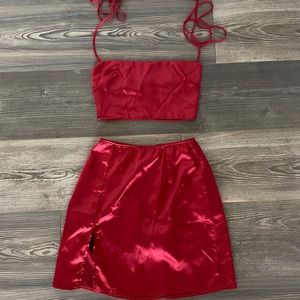 Lucy in the Sky “Leslie Satin Slit Set” 🥀